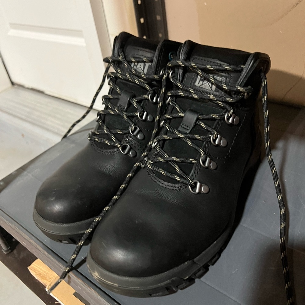 Steel toe shoes